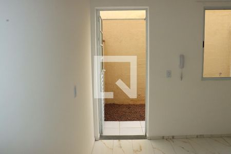Casa de Condomínio para alugar com 2 quartos, 60m² em Parque Rizzo, Cotia