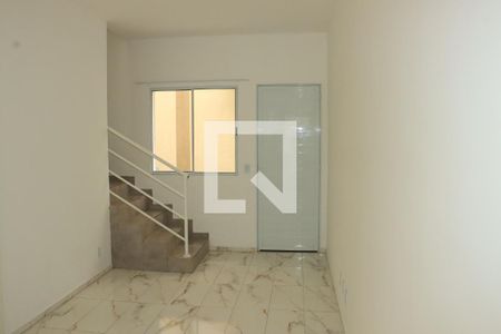 Casa de Condomínio para alugar com 2 quartos, 60m² em Parque Rizzo, Cotia