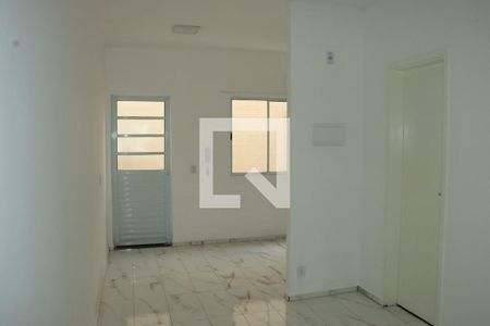 Casa de Condomínio para alugar com 2 quartos, 60m² em Parque Rizzo, Cotia
