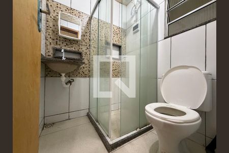 Banheiro de kitnet/studio para alugar com 1 quarto, 42m² em Recreio, Rio de Janeiro