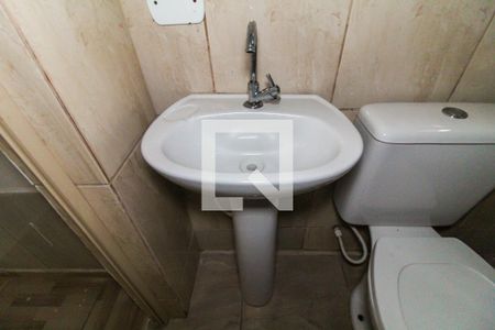 Banheiro de casa para alugar com 1 quarto, 40m² em Jardim Moreno, São Paulo