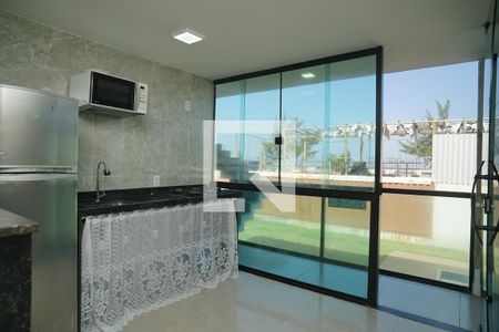 Cozinha de apartamento para alugar com 1 quarto, 27m² em Itaipuaçu, Maricá