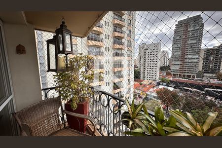 Apartamento para alugar com 2 quartos, 130m² em Campo Belo, São Paulo