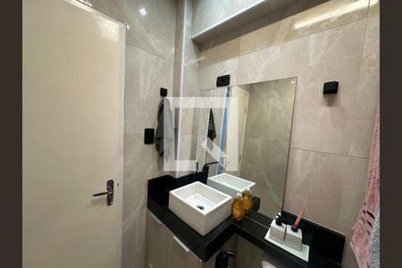 Banheiro de apartamento para alugar com 1 quarto, 60m² em Centro, São Vicente