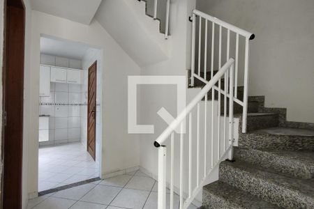 Sala de casa de condomínio para alugar com 2 quartos, 173m² em Taquara, Rio de Janeiro