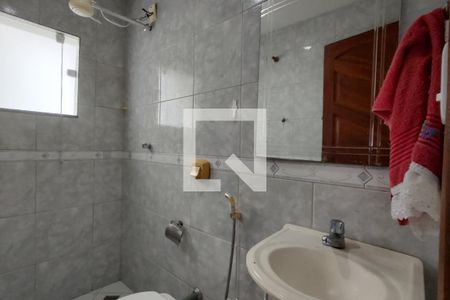 Banheiro Social de casa de condomínio para alugar com 2 quartos, 173m² em Taquara, Rio de Janeiro