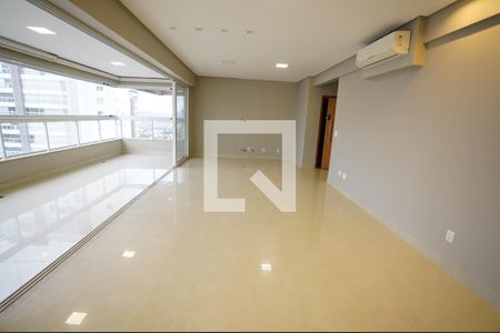 Apartamento à venda com 4 quartos, 215m² em Setor Bueno, Goiânia