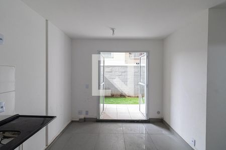 Sala e Cozinha de apartamento para alugar com 2 quartos, 53m² em Artur Alvim, São Paulo