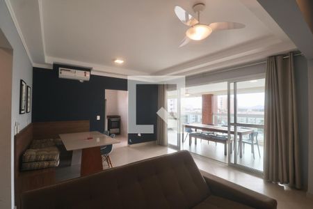 Sala de apartamento para alugar com 3 quartos, 120m² em Balneario Guarujá, Guarujá