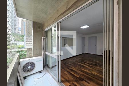 Varanda de apartamento para alugar com 3 quartos, 132m² em Moema, São Paulo