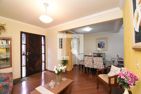 Sala de casa à venda com 3 quartos, 200m² em Boa Vista, Curitiba