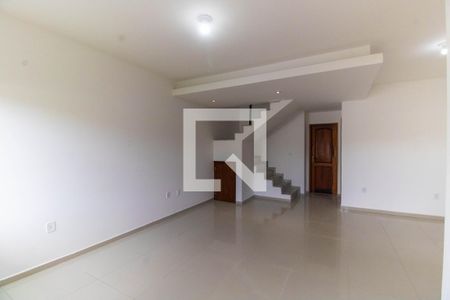Sala de casa para alugar com 4 quartos, 155m² em Piratininga, Niterói
