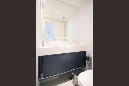 Lavabo de apartamento para alugar com 1 quarto, 56m² em Vila Nova Conceição, São Paulo