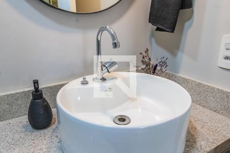 Banheiro de apartamento para alugar com 1 quarto, 54m² em Jardim Maria Helena, Barueri
