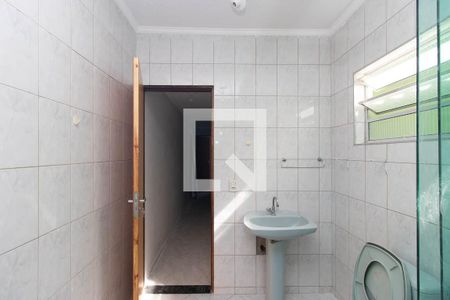 Banheiro de casa para alugar com 2 quartos, 125m² em Conjunto Habitacional Jova Rural, São Paulo