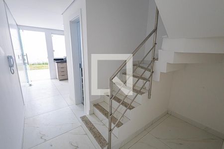 lavabo / acesso 2º andar de casa de condomínio à venda com 2 quartos, 130m² em Santa Branca, Belo Horizonte