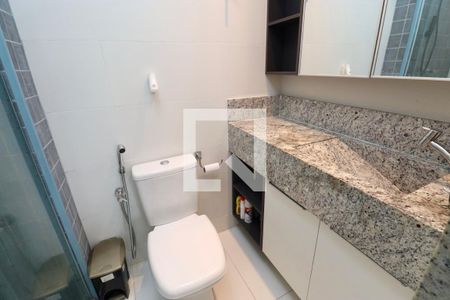 Banheiro de kitnet/studio para alugar com 1 quarto, 22m² em Stella Maris, Salvador