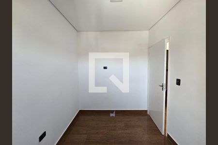 Quarto 01 de kitnet/studio para alugar com 2 quartos, 34m² em Jardim Presidente Dutra, Guarulhos