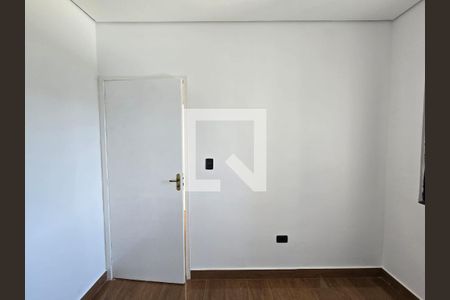 Quarto 01 de kitnet/studio para alugar com 2 quartos, 34m² em Jardim Presidente Dutra, Guarulhos