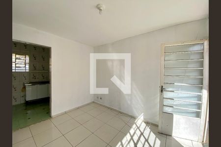 Sala de casa de condomínio para alugar com 2 quartos, 42m² em Vila Carmela I, Guarulhos