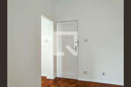 Entrada de apartamento à venda com 1 quarto, 44m² em Estácio, Rio de Janeiro