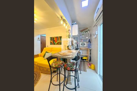 Sala de TV de apartamento para alugar com 2 quartos, 78m² em Ingleses do Rio Vermelho, Florianópolis