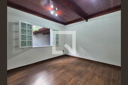 Suíte de casa para alugar com 4 quartos, 940m² em Recreio dos Bandeirantes, Rio de Janeiro