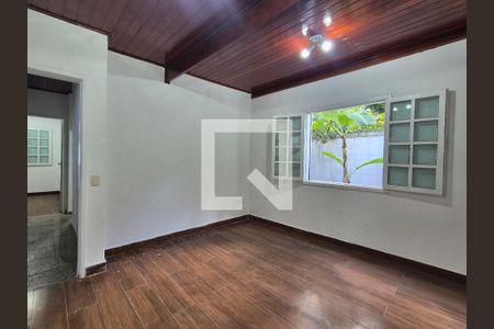 Suíte de casa para alugar com 4 quartos, 940m² em Recreio dos Bandeirantes, Rio de Janeiro