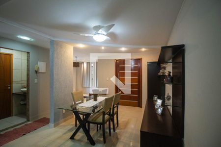 Sala de casa para alugar com 2 quartos, 225m² em Porto Novo, São Gonçalo