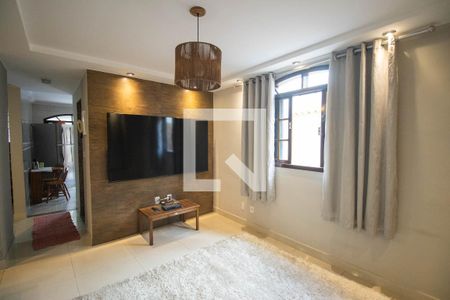 Sala de casa para alugar com 2 quartos, 225m² em Porto Novo, São Gonçalo
