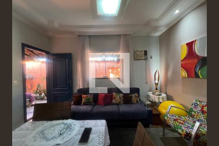 Casa à venda com 3 quartos, 180m² em Santa Monica, Belo Horizonte