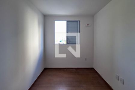 Quarto 1 de apartamento para alugar com 2 quartos, 45m² em Rio do Ouro, São Gonçalo