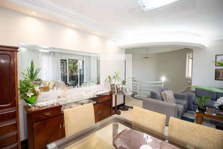 Sala de casa à venda com 3 quartos, 366m² em Europa, Contagem