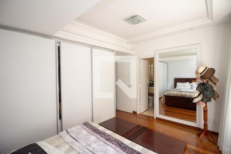 Quarto Suíte de casa à venda com 3 quartos, 366m² em Europa, Contagem