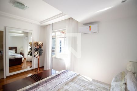 Quarto Suíte de casa à venda com 3 quartos, 366m² em Europa, Contagem