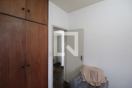 Quarto 1 de apartamento para alugar com 2 quartos, 58m² em Glória, Belo Horizonte