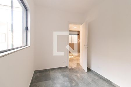 Quarto 1 de apartamento para alugar com 2 quartos, 52m² em Hauer, Curitiba