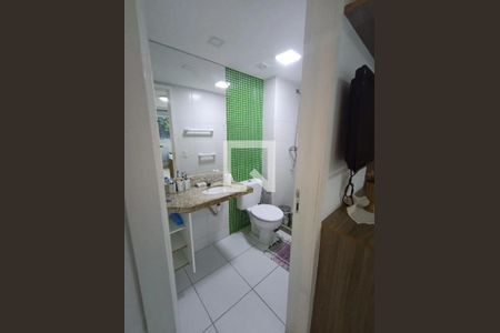 Banheiro de apartamento para alugar com 2 quartos, 73m² em Maravista, Niterói