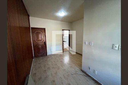 Sala de apartamento para alugar com 3 quartos, 75m² em Ilha do Governador, Rio de Janeiro