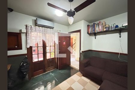 Quarto 1 de casa para alugar com 5 quartos, 493m² em Vila Valqueire, Rio de Janeiro