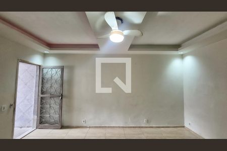 Sala de casa para alugar com 1 quarto, 120m² em Brás de Pina, Rio de Janeiro