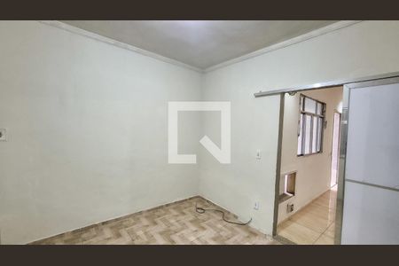 Quarto de casa para alugar com 1 quarto, 120m² em Brás de Pina, Rio de Janeiro
