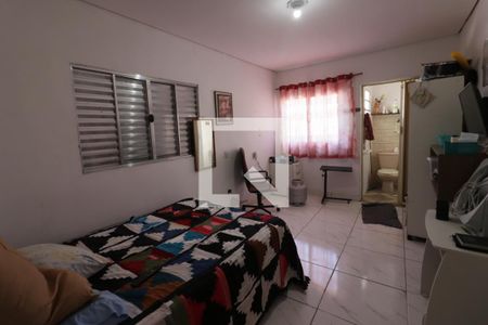 Suíte  de casa à venda com 4 quartos, 186m² em São Pedro, Osasco