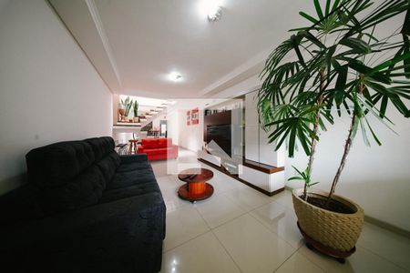 Casa à venda com 3 quartos, 100m² em Cidade Patriarca, São Paulo