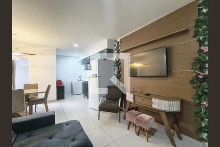 Sala de apartamento para alugar com 2 quartos, 75m² em Portal do Vale, Uberlândia
