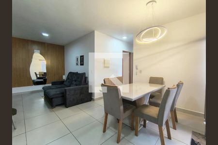 Sala de apartamento para alugar com 2 quartos, 75m² em Portal do Vale, Uberlândia