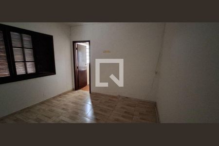 Casa à venda com 3 quartos, 128m² em Jardim Santos Dumont, São Paulo