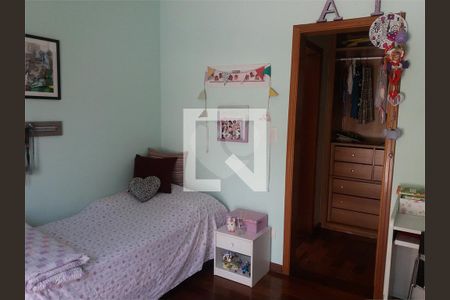 Casa à venda com 4 quartos, 266m² em Granja Julieta, São Paulo