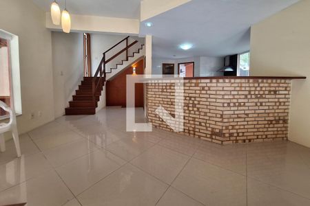 Sala de casa de condomínio à venda com 4 quartos, 226m² em Serra Grande, Niterói