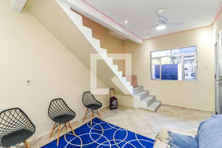 Sala de casa à venda com 3 quartos, 220m² em Realengo, Rio de Janeiro
